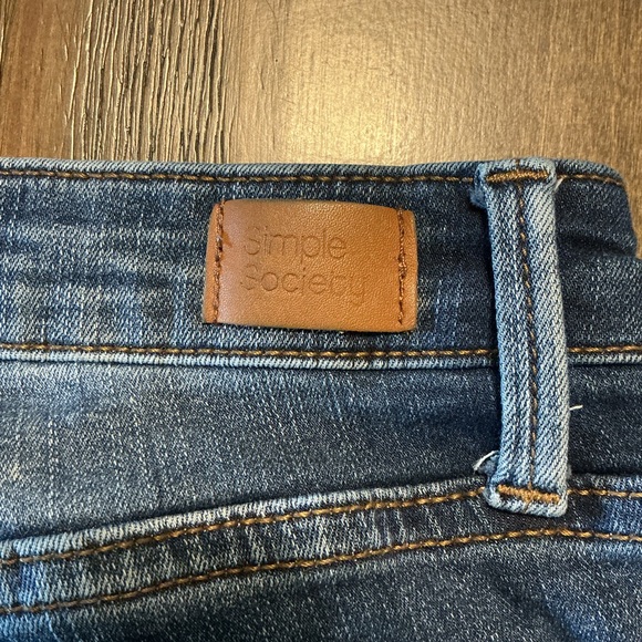 Stylish Blue Flare Jeans for Women - Picture 3 of 6